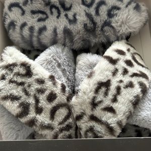 NWT SURELL faux fur slipper and eye mask set